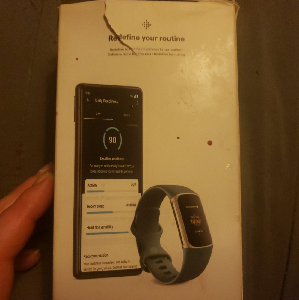Fitbit 5 - Picture 2 of 2